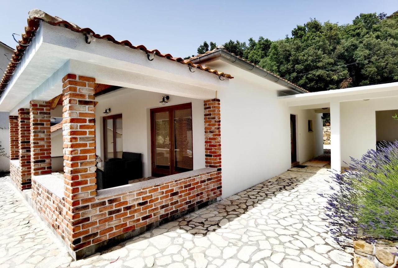 Holiday Homes Sintija 캄포르 외부 사진